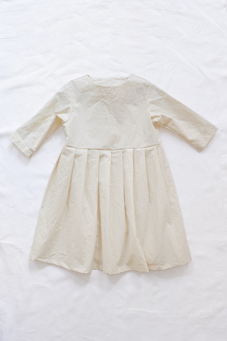 Makié Bee Kid's Dress with Pleats Cream Crinkled Cotton | BIEN BIEN www.bienbienshop.com