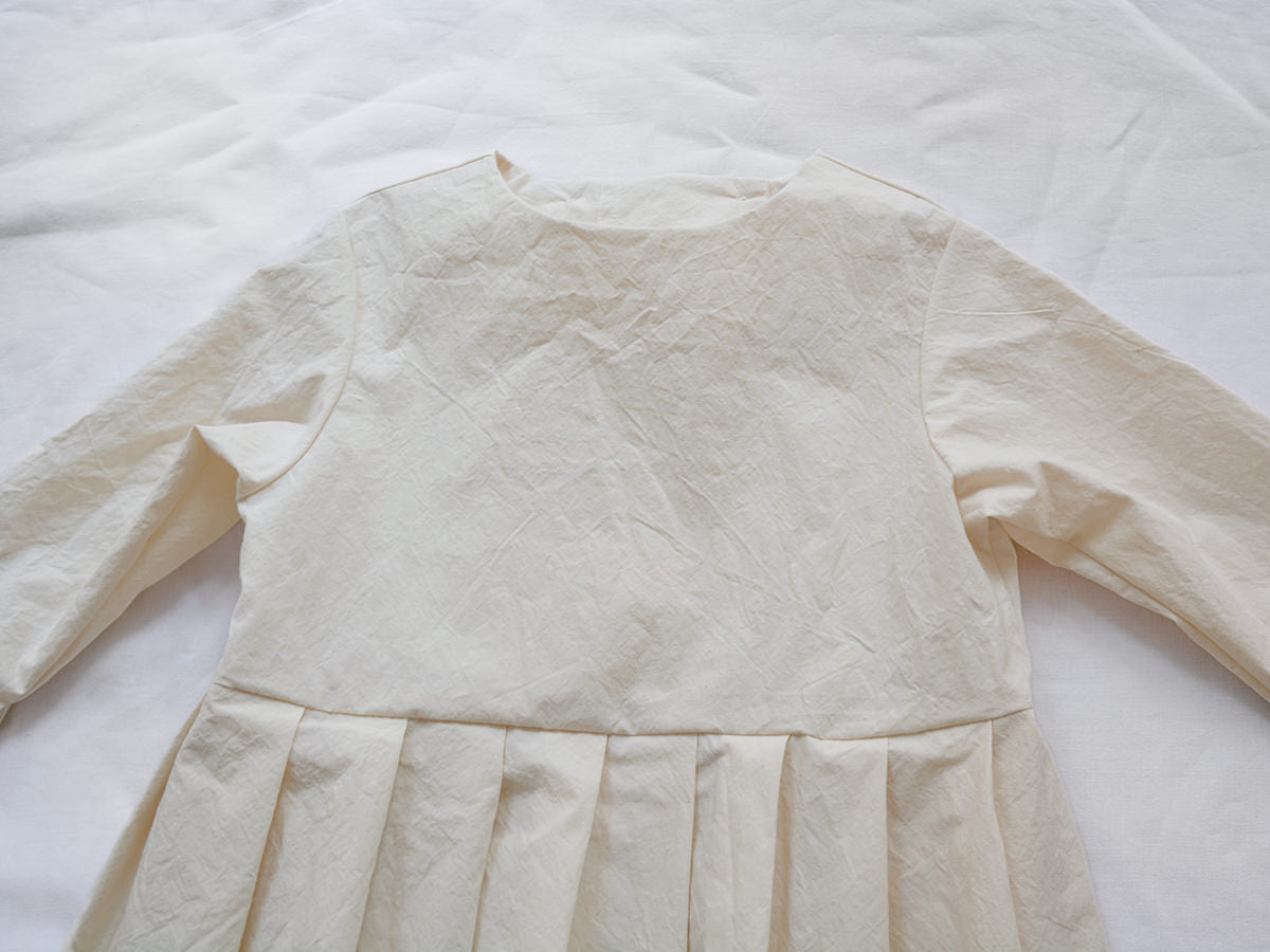 Makié Bee Kid's Dress with Pleats Cream Crinkled Cotton | BIEN BIEN www.bienbienshop.com