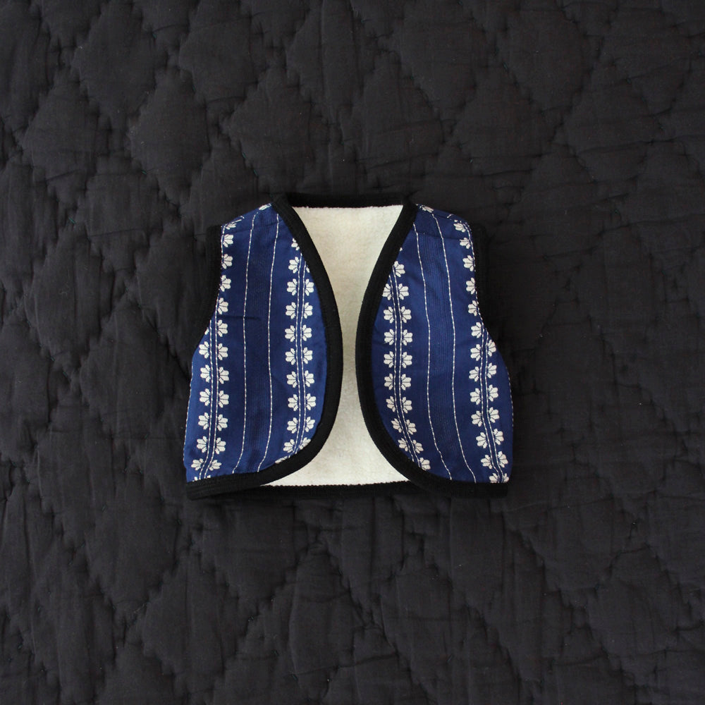 SALE Bonjour Reversible Baby & Kid's Vest Indigo Jacquard / Ecru Shearling | BIEN BIEN bienbienshop.com