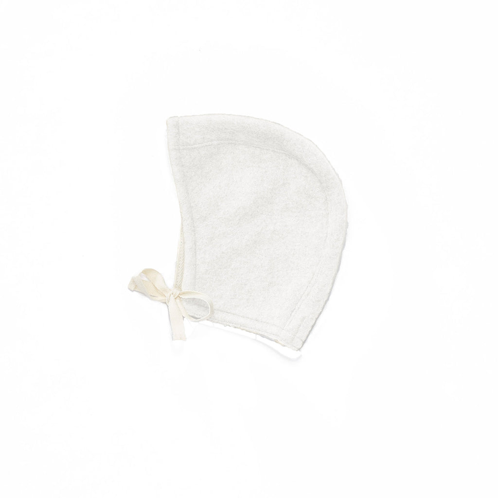 Bacabuche Polar Fleece Baby Bonnet in Milk | BIEN BIEN