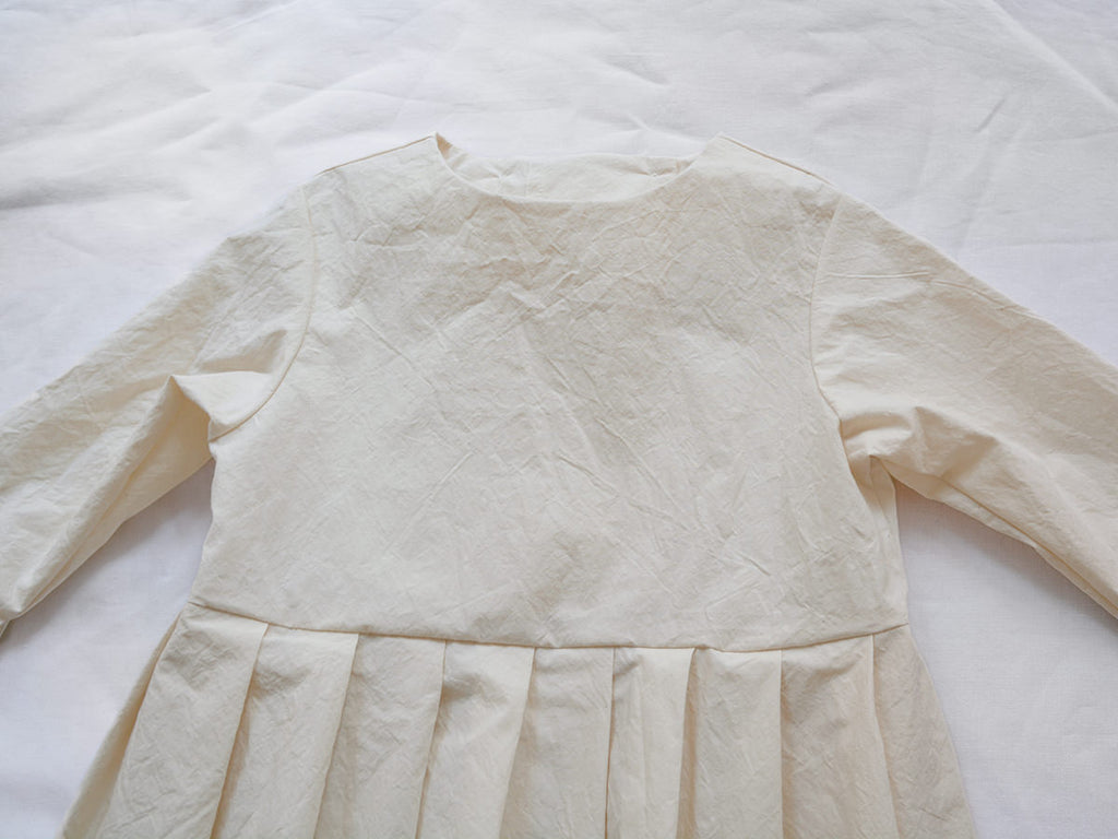 Makié Bee Kid's Dress with Pleats Cream Crinkled Cotton | BIEN BIEN www.bienbienshop.com