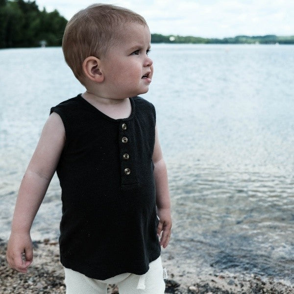 Poudre Organic Elderberry Baby & Kid's Linen Sleeveless Tank Pirate Black | BIEN BIEN bienbienshop.com